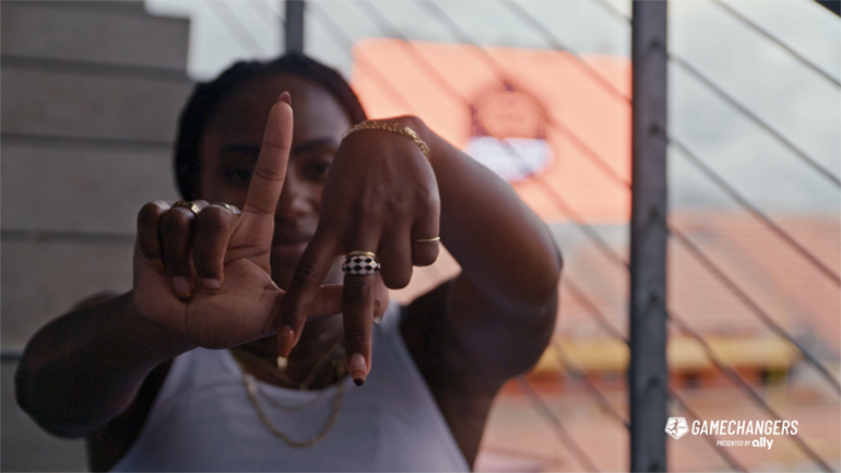 Soccer player, Jamia Fields, makes a symbol of LA to represent her Game Changing work in Los Angeles